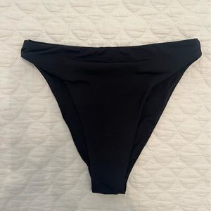 Set active high cut black swim bottoms